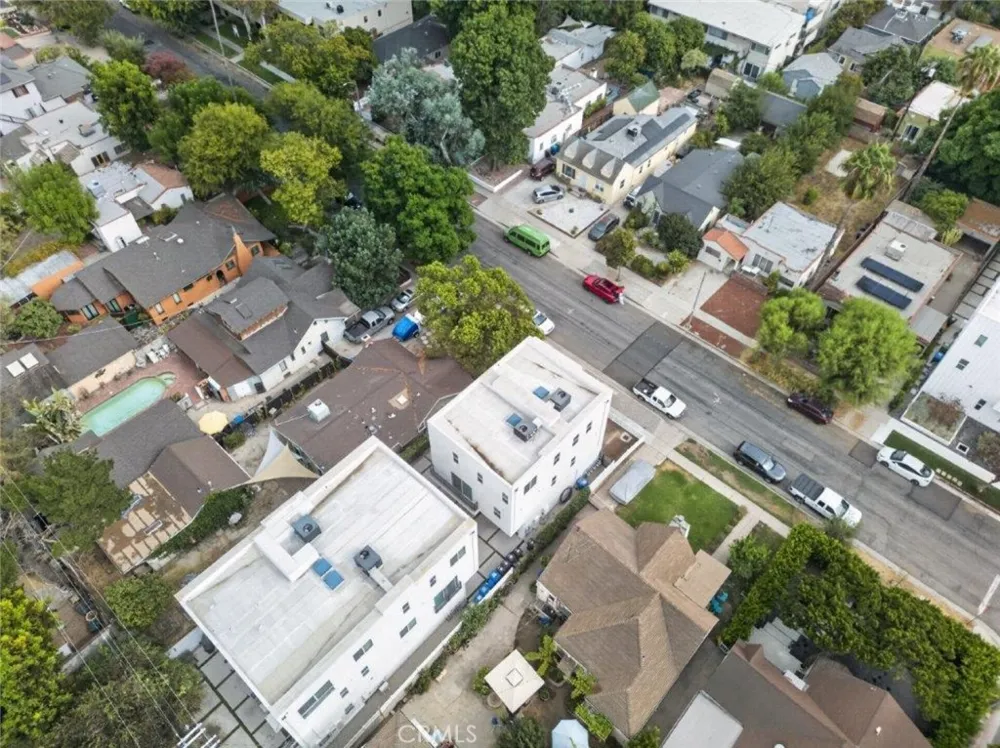 10853 Otsego Street #1/2 North Hollywood, CA 91601