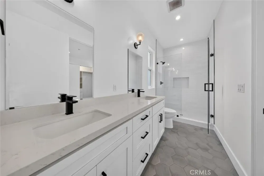10853 Otsego Street #1/2 North Hollywood, CA 91601