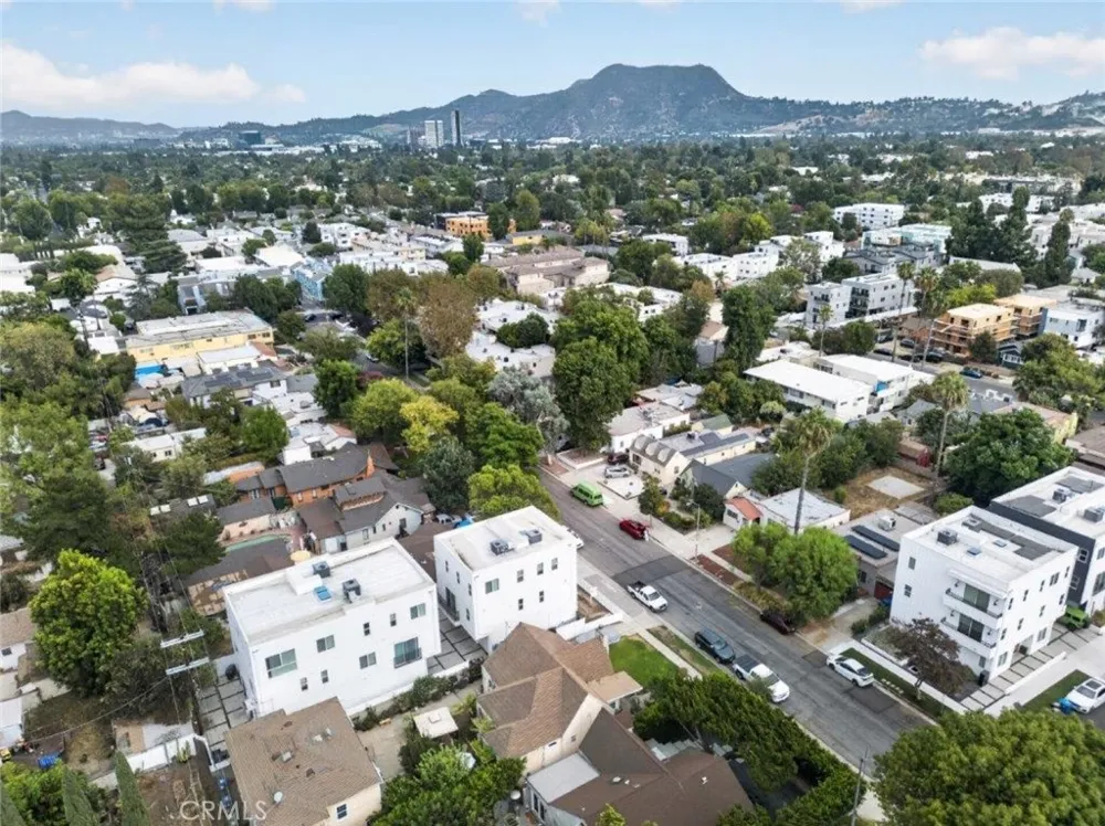 10853 Otsego Street #1/2 North Hollywood, CA 91601
