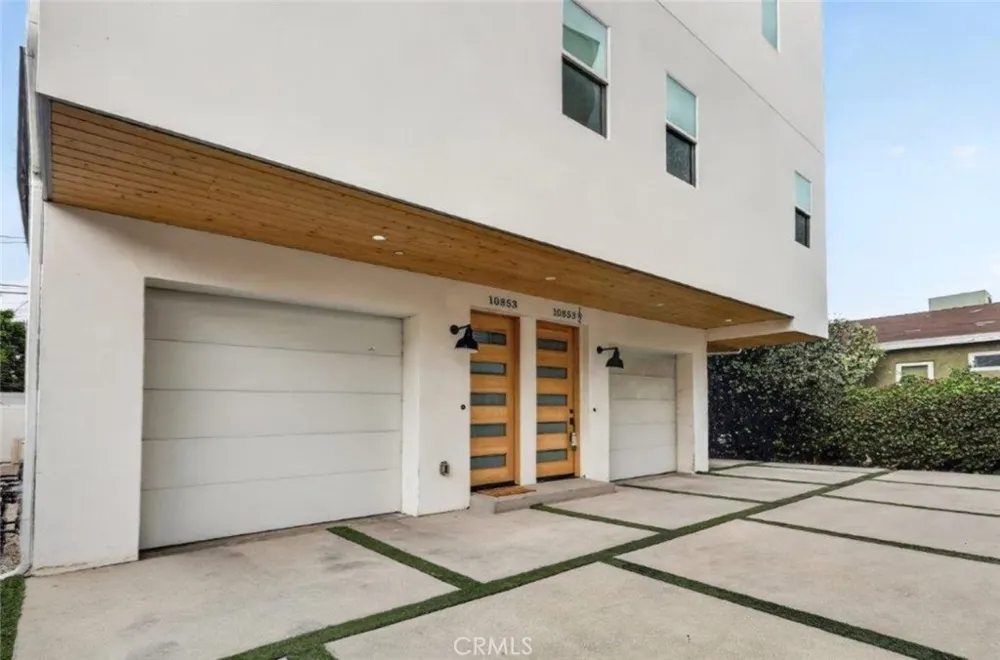 10853 Otsego Street #1/2 North Hollywood, CA 91601