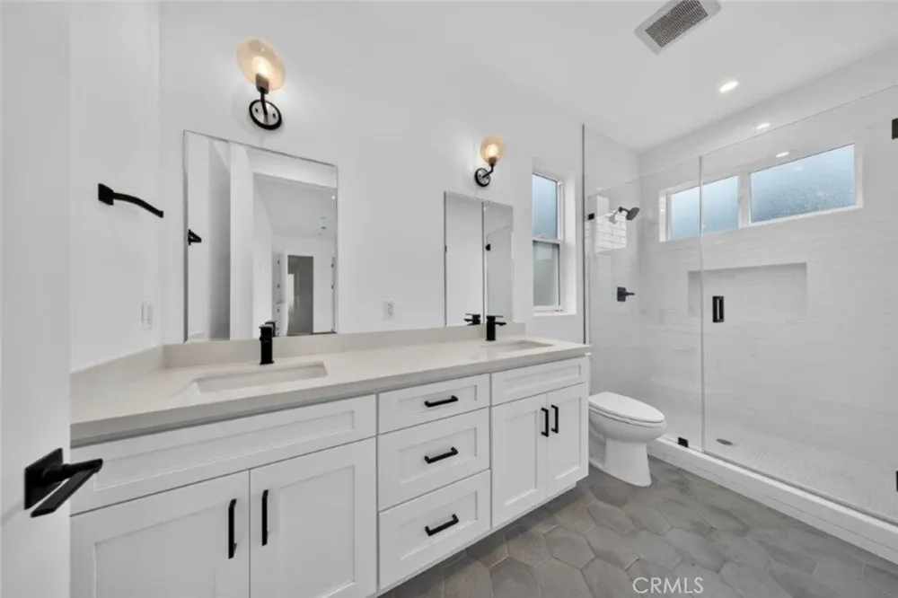 10853 Otsego Street #1/2 North Hollywood, CA 91601