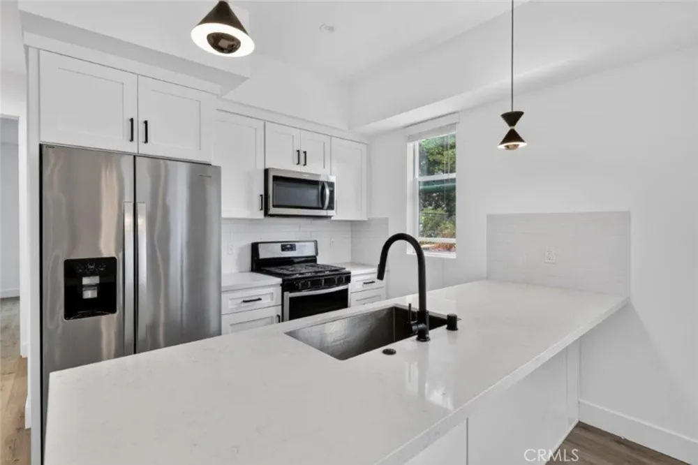 10853 Otsego Street #1/2 North Hollywood, CA 91601