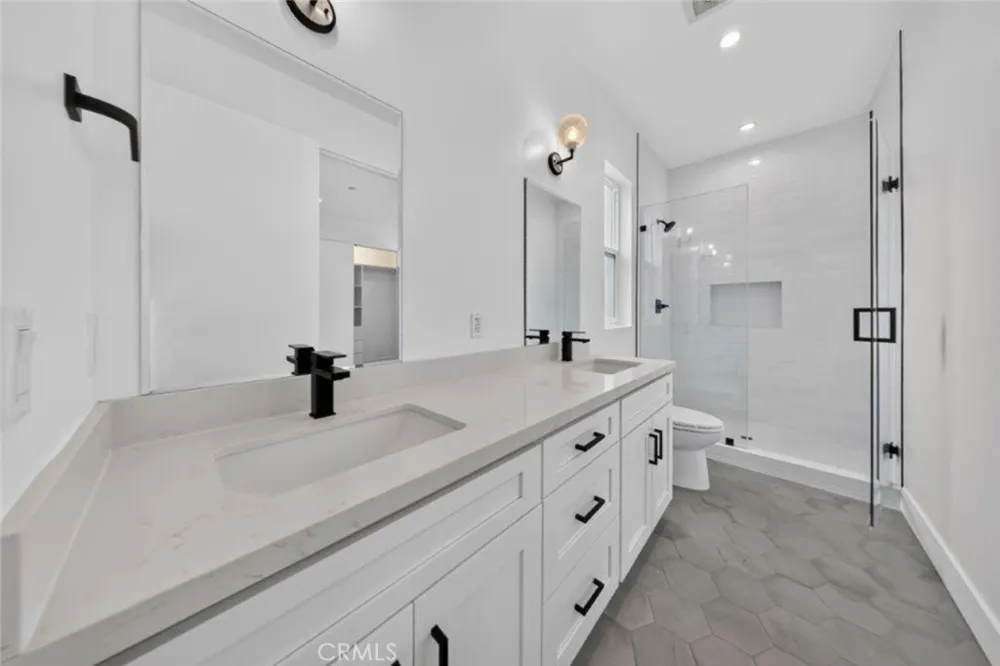 10853 Otsego Street #1/2 North Hollywood, CA 91601