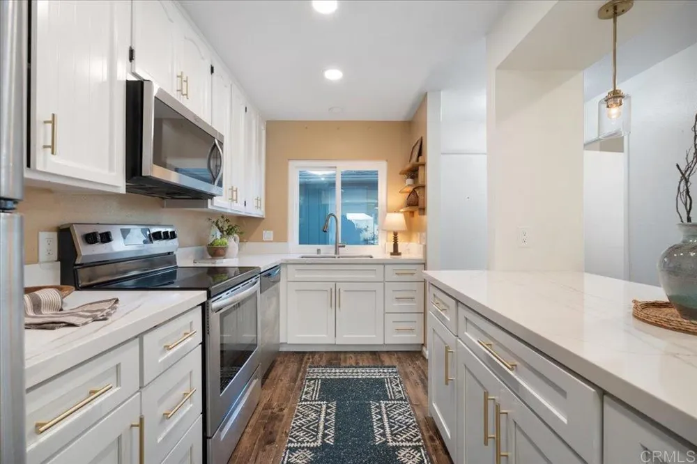 328 Winsome Place Encinitas, CA 92024