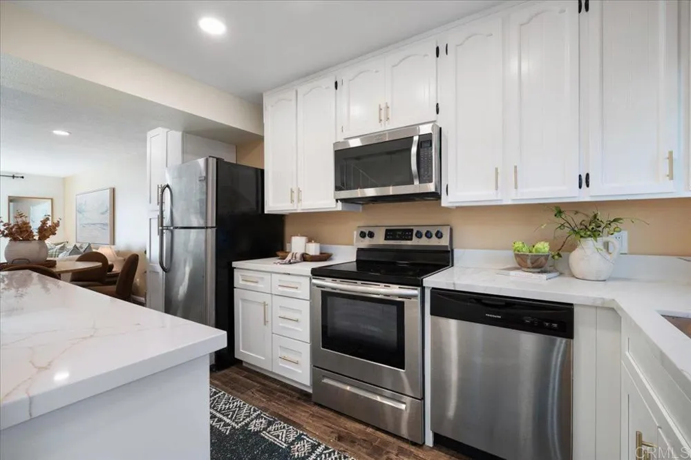 328 Winsome Place Encinitas, CA 92024