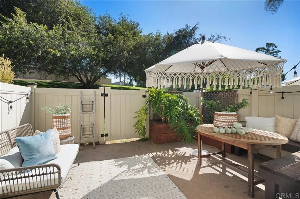328 Winsome Place Encinitas, CA 92024