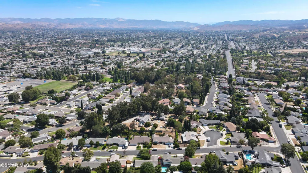 1041 Balsamo Avenue Simi Valley, CA 93065