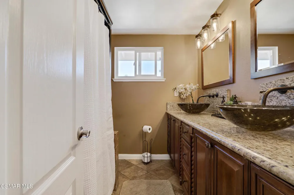 1041 Balsamo Avenue Simi Valley, CA 93065