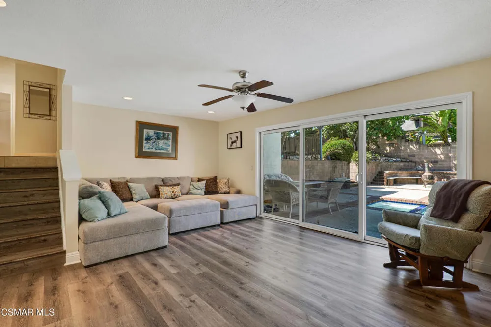 1041 Balsamo Avenue Simi Valley, CA 93065