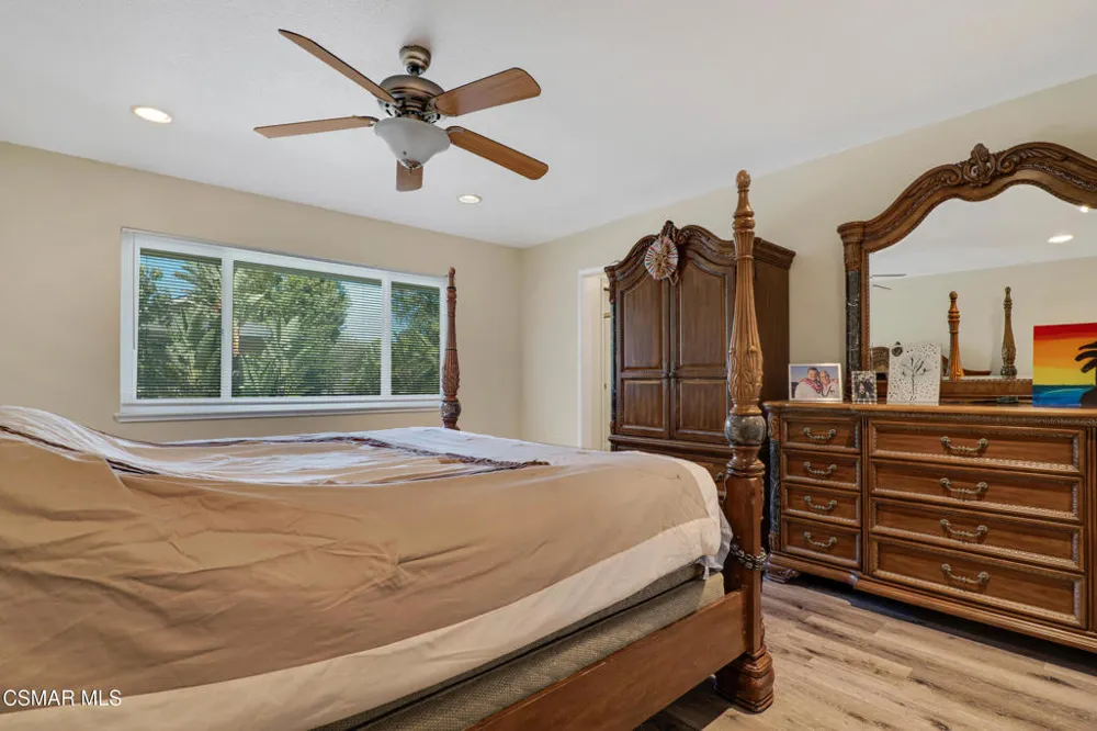 1041 Balsamo Avenue Simi Valley, CA 93065