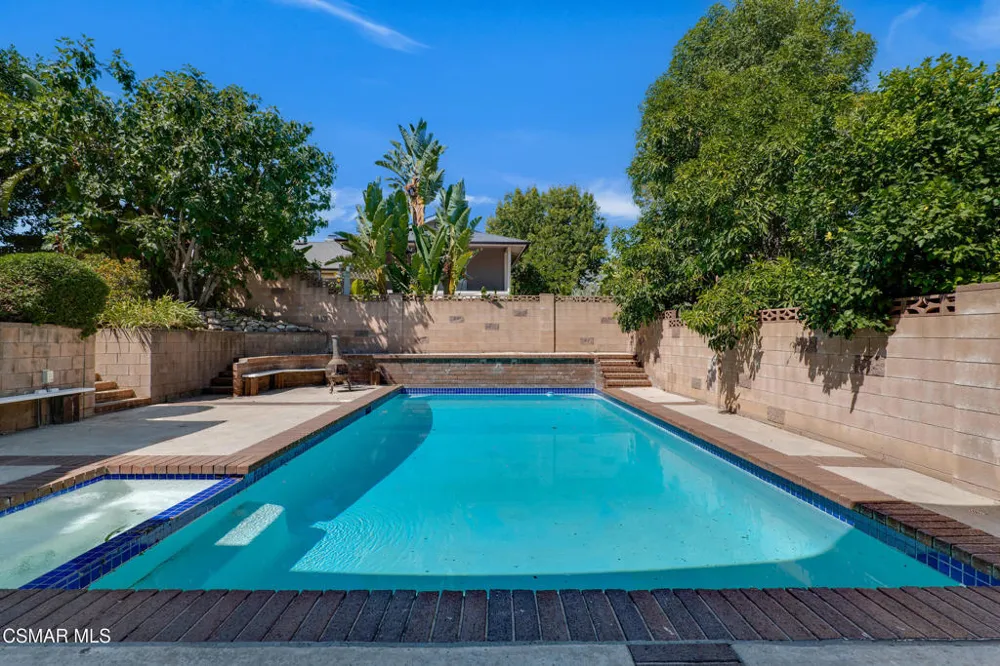 1041 Balsamo Avenue Simi Valley, CA 93065