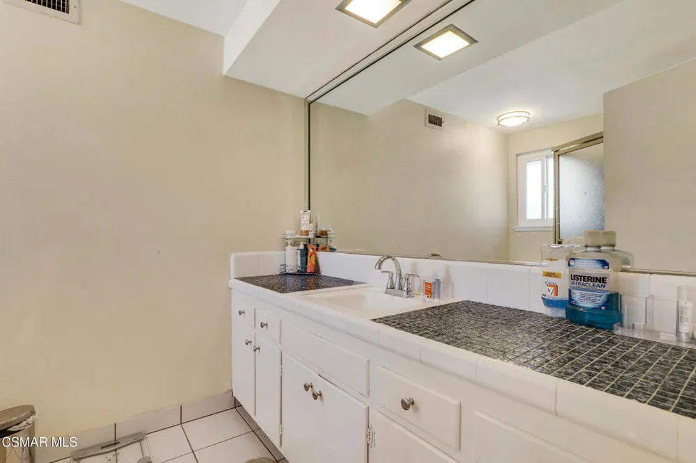 1041 Balsamo Avenue Simi Valley, CA 93065