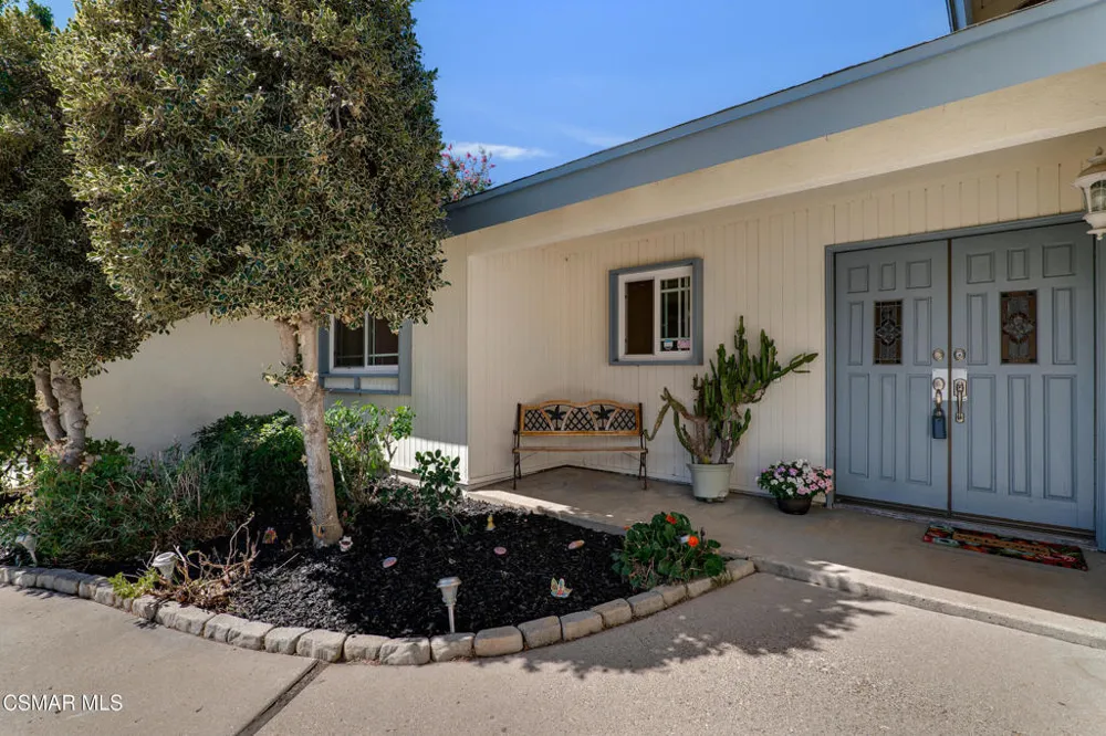 1041 Balsamo Avenue Simi Valley, CA 93065