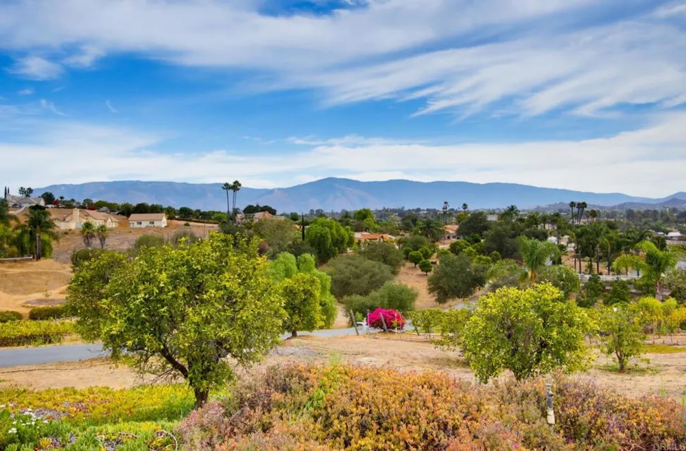 13427 Hilltop Place Valley Center, CA 92082
