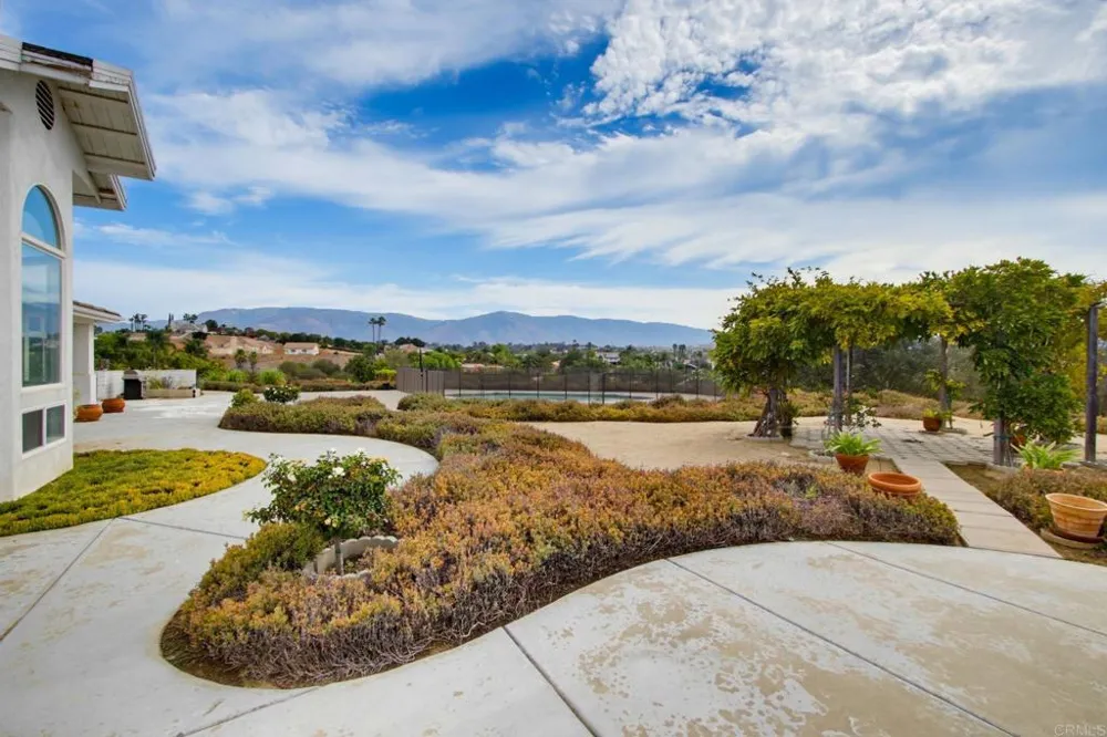 13427 Hilltop Place Valley Center, CA 92082