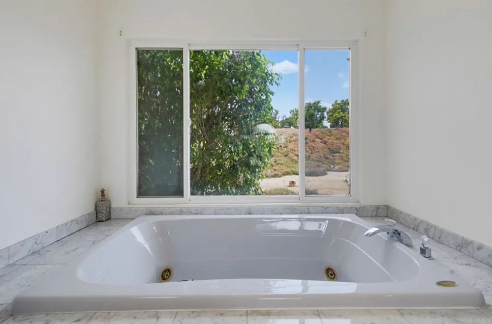 13427 Hilltop Place Valley Center, CA 92082
