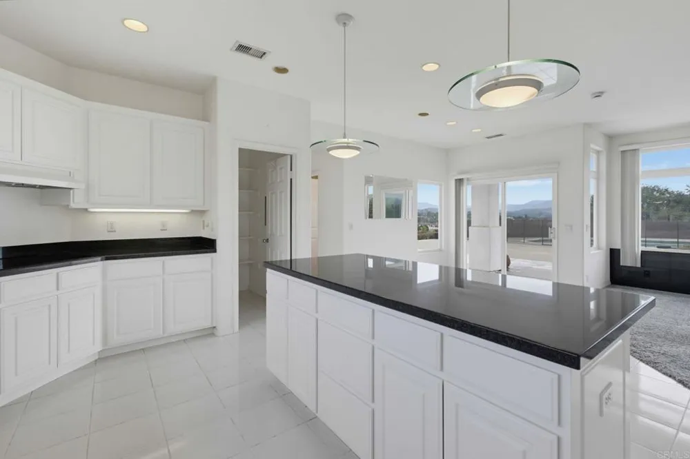 13427 Hilltop Place Valley Center, CA 92082