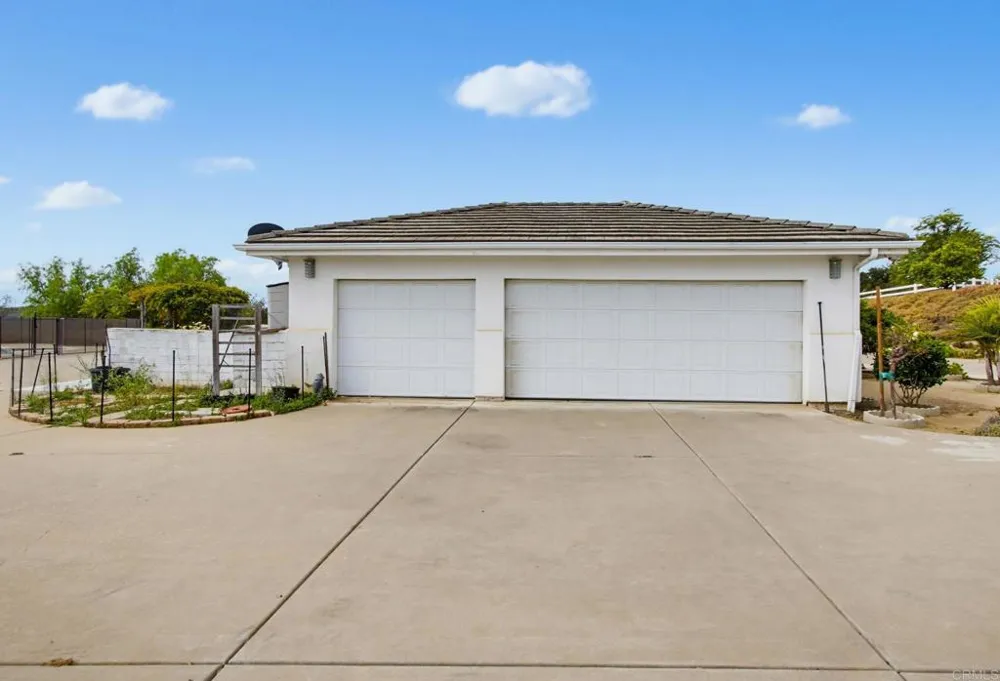 13427 Hilltop Place Valley Center, CA 92082