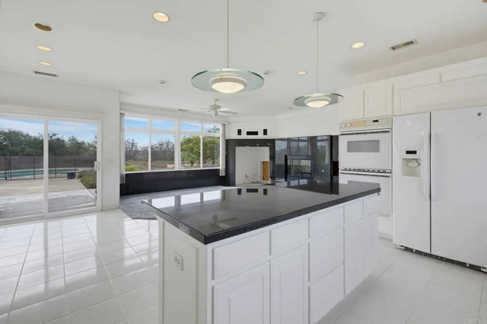 13427 Hilltop Place Valley Center, CA 92082