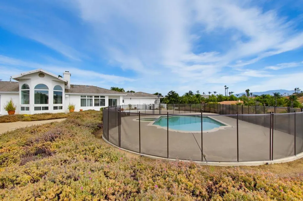 13427 Hilltop Place Valley Center, CA 92082
