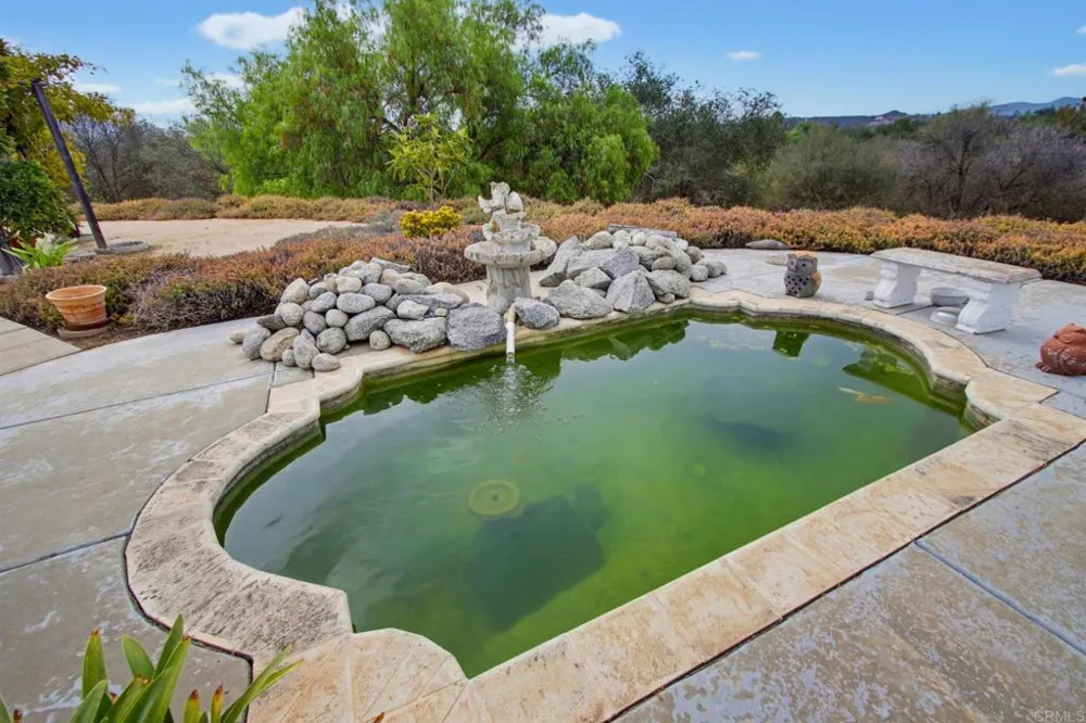 13427 Hilltop Place Valley Center, CA 92082