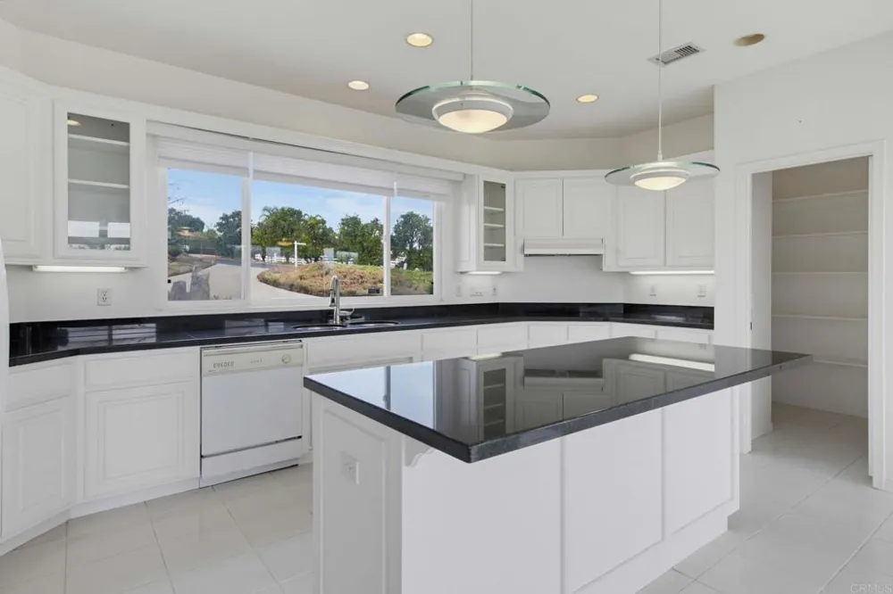13427 Hilltop Place Valley Center, CA 92082