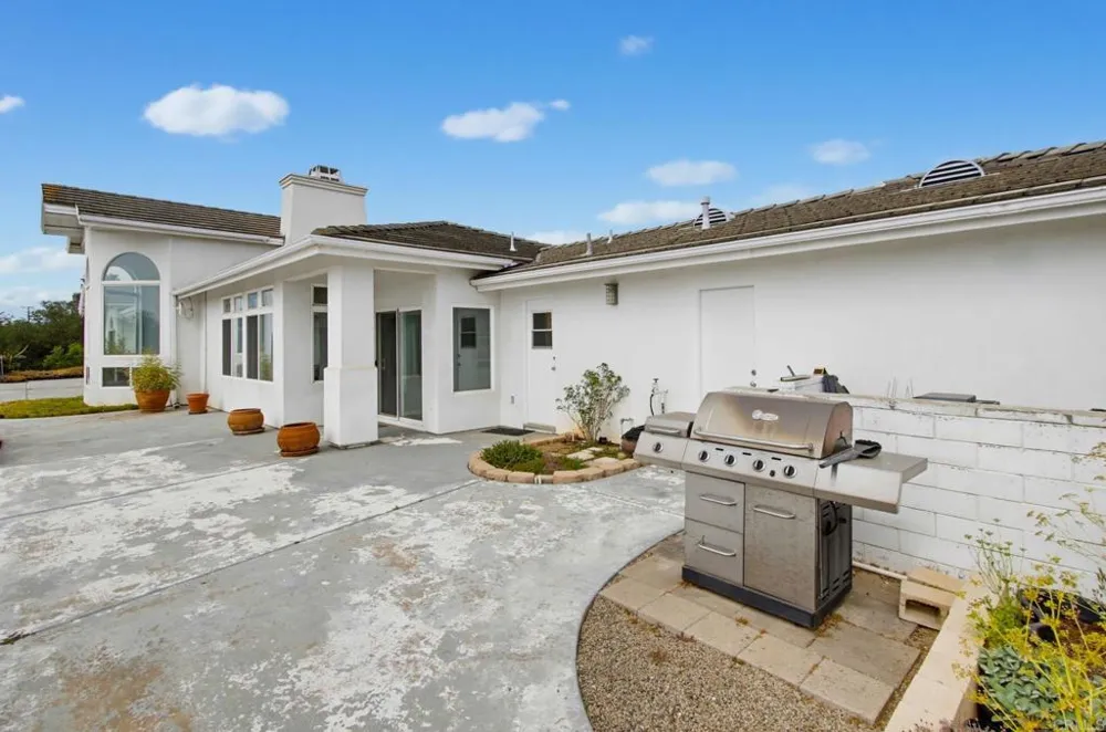 13427 Hilltop Place Valley Center, CA 92082