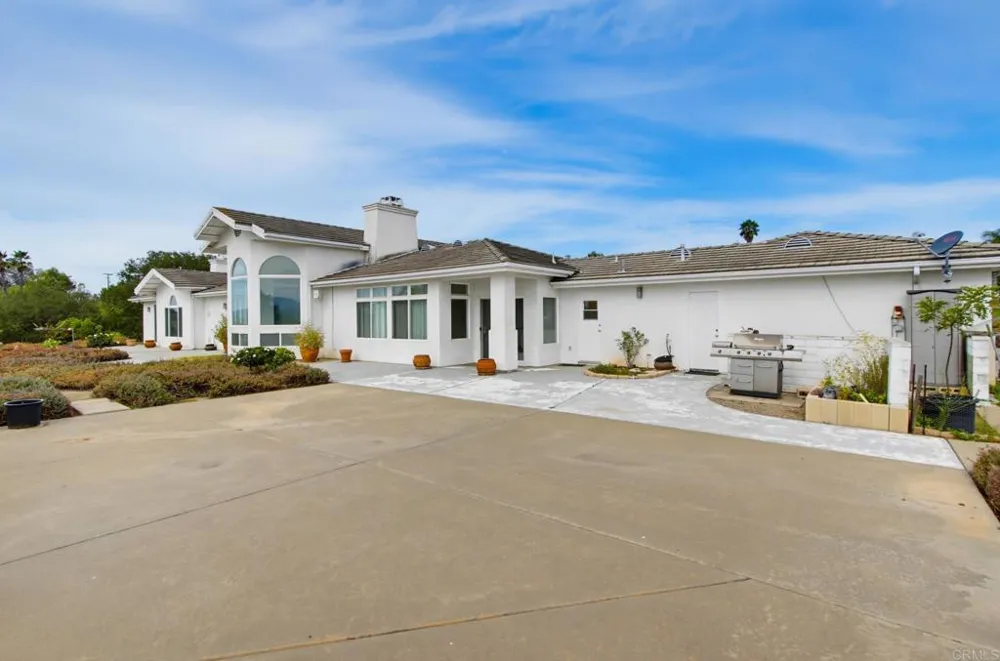 13427 Hilltop Place Valley Center, CA 92082