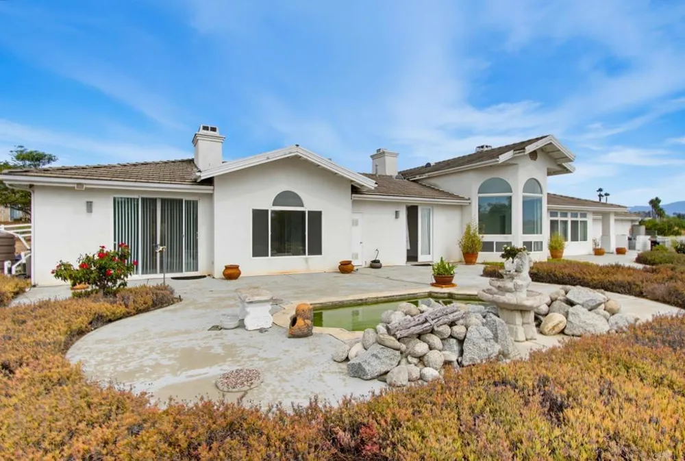 13427 Hilltop Place Valley Center, CA 92082
