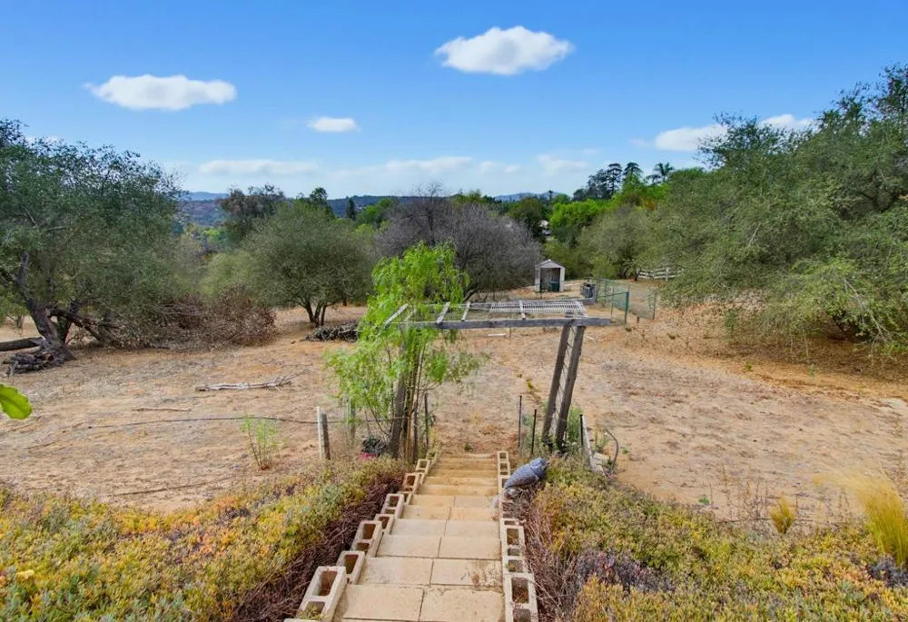 13427 Hilltop Place Valley Center, CA 92082