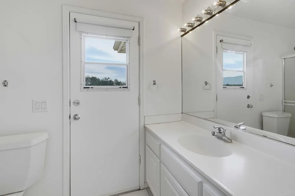 13427 Hilltop Place Valley Center, CA 92082