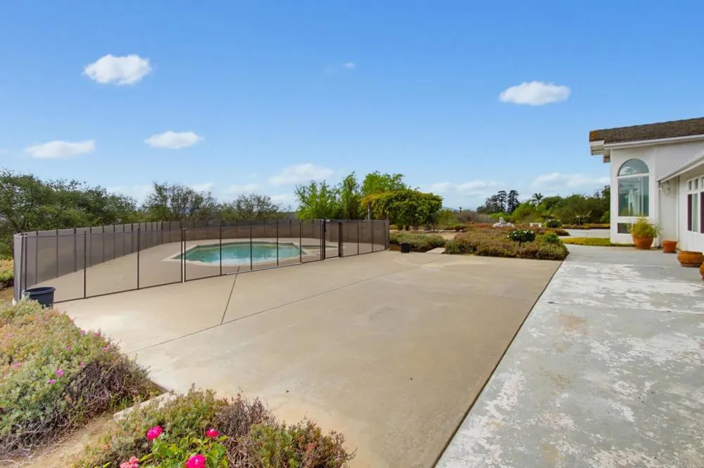 13427 Hilltop Place Valley Center, CA 92082
