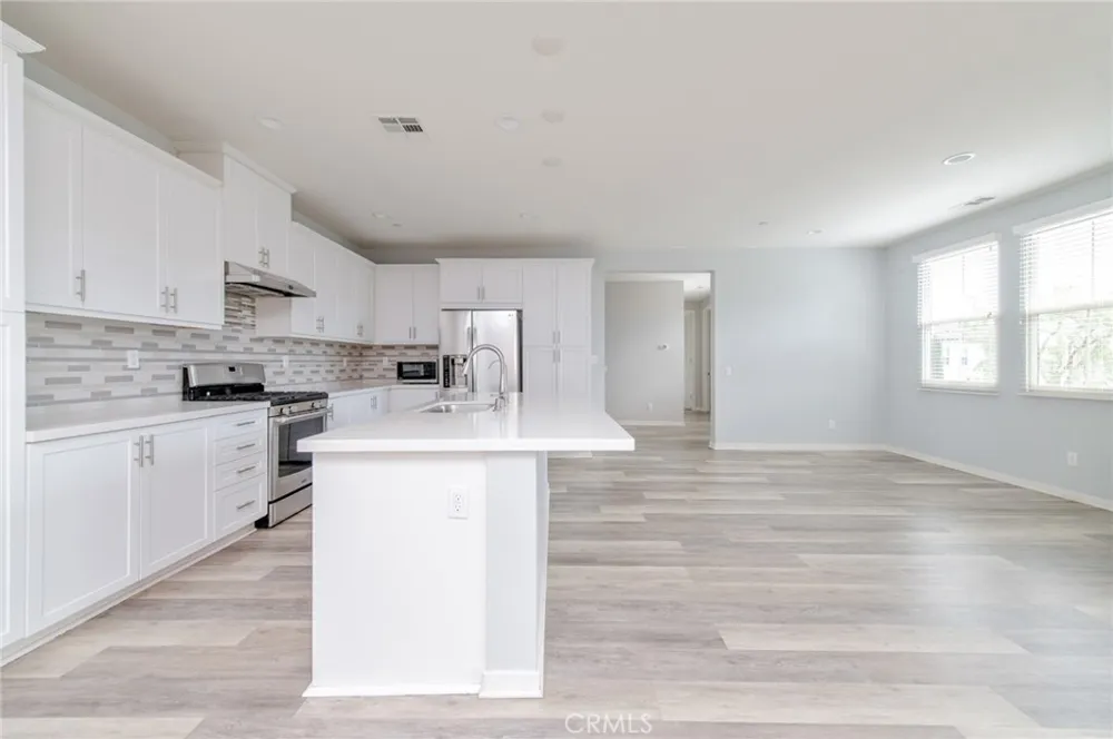 318 Trailblaze Irvine, CA 92618