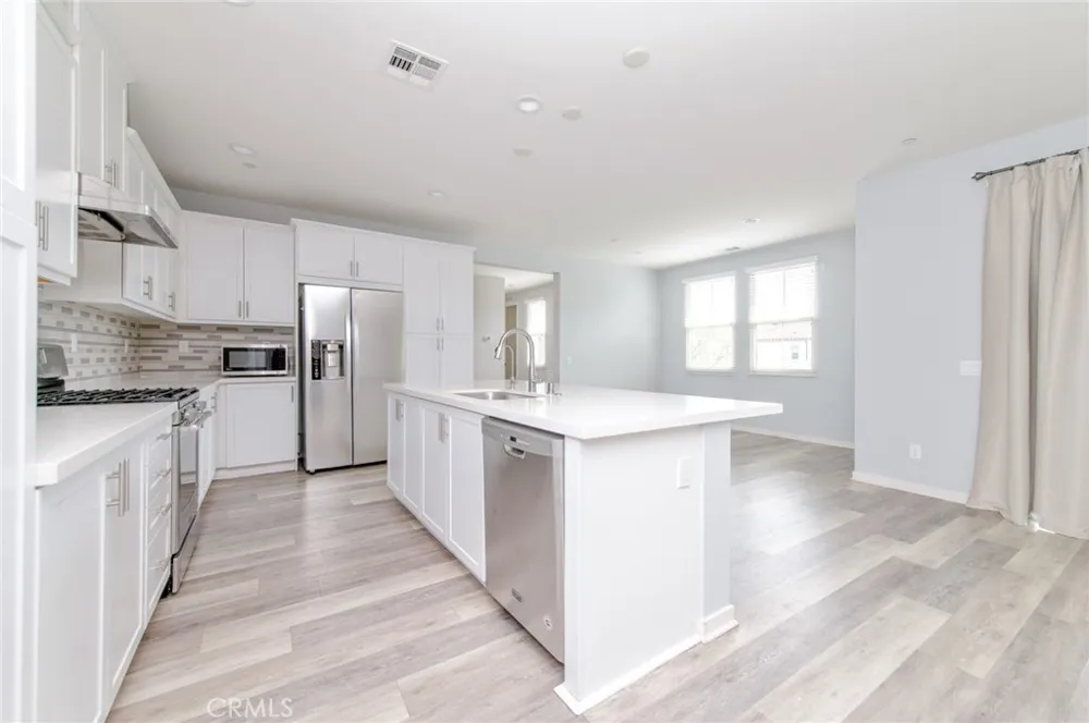 318 Trailblaze Irvine, CA 92618