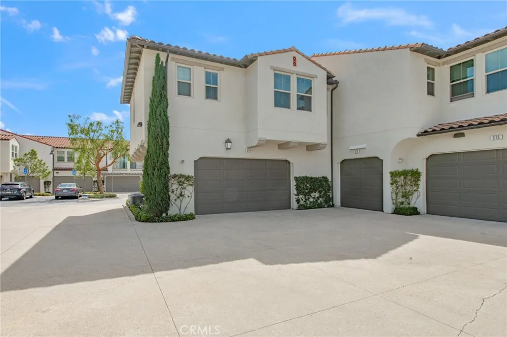 318 Trailblaze Irvine, CA 92618