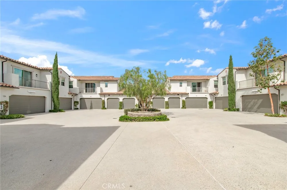 318 Trailblaze Irvine, CA 92618