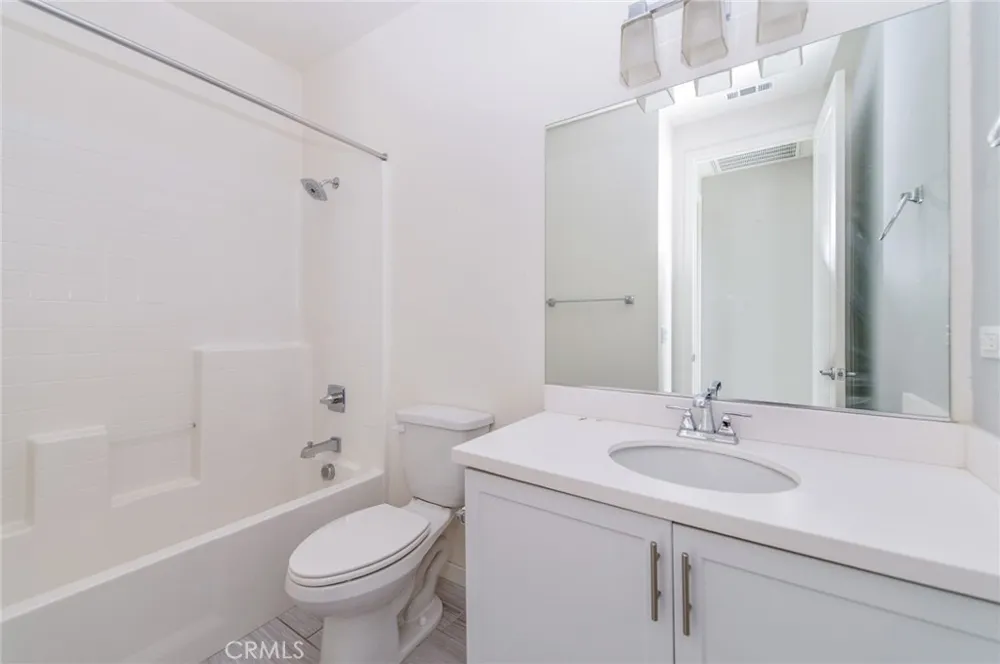 318 Trailblaze Irvine, CA 92618