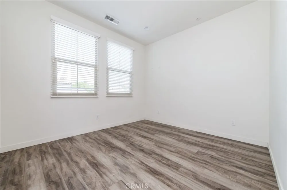 318 Trailblaze Irvine, CA 92618