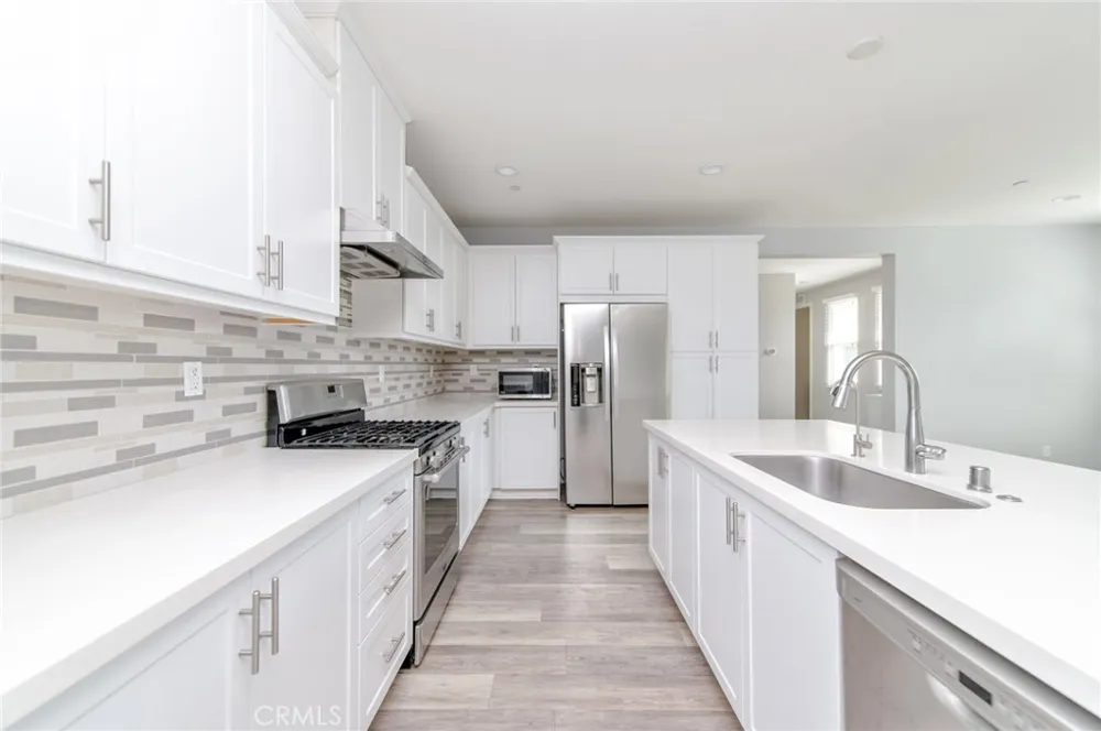 318 Trailblaze Irvine, CA 92618
