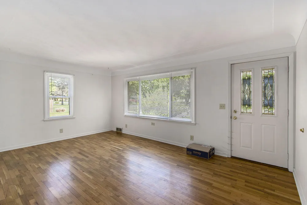 5215 E S AVENUE Vicksburg, MI 49097