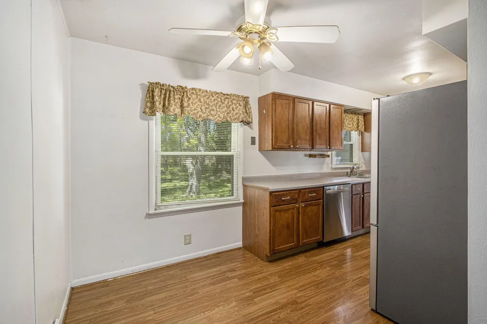 5215 E S AVENUE Vicksburg, MI 49097