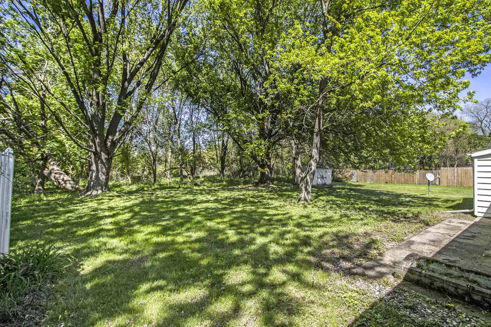 5215 E S AVENUE Vicksburg, MI 49097