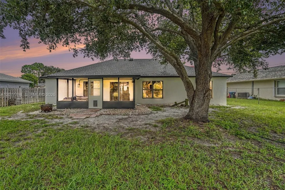 534 Davidson St SE Palm Bay, FL 32909