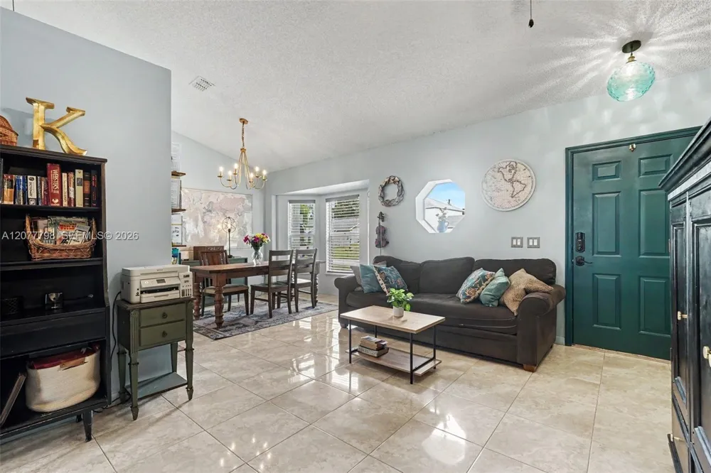 534 Davidson St SE Palm Bay, FL 32909