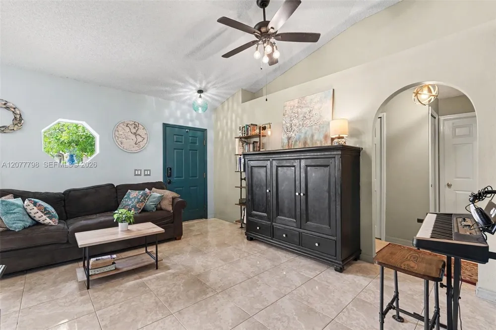534 Davidson St SE Palm Bay, FL 32909