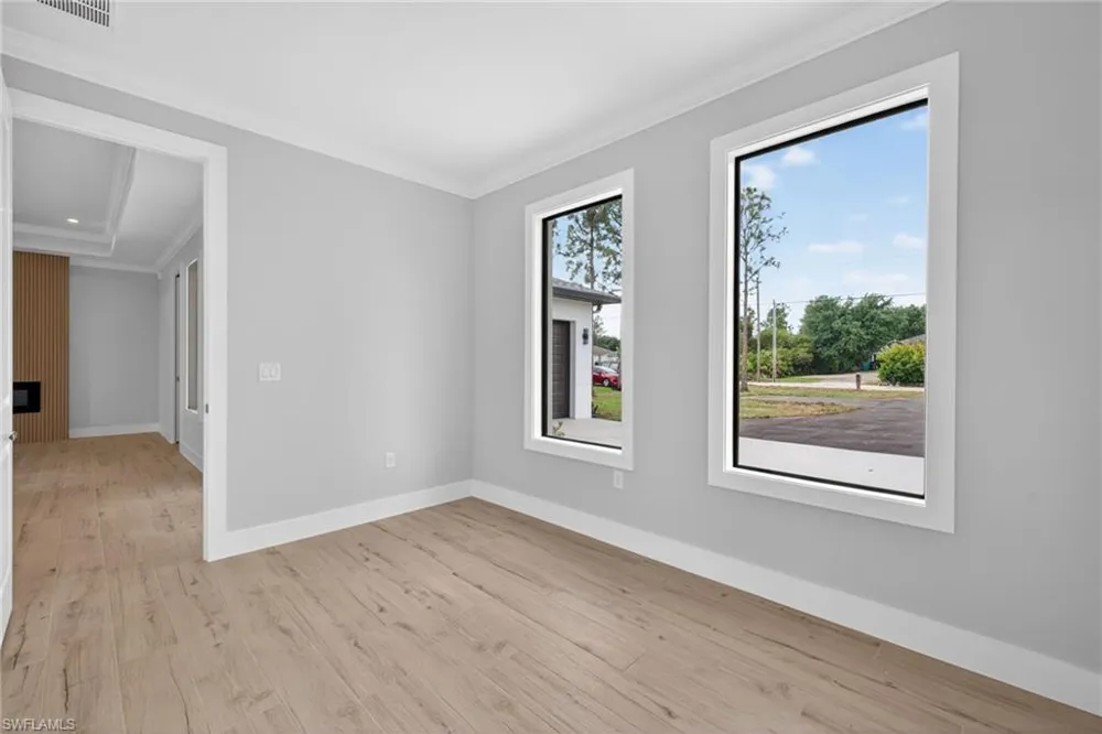 876 DESOTO AVENUE S Naples, FL 34117