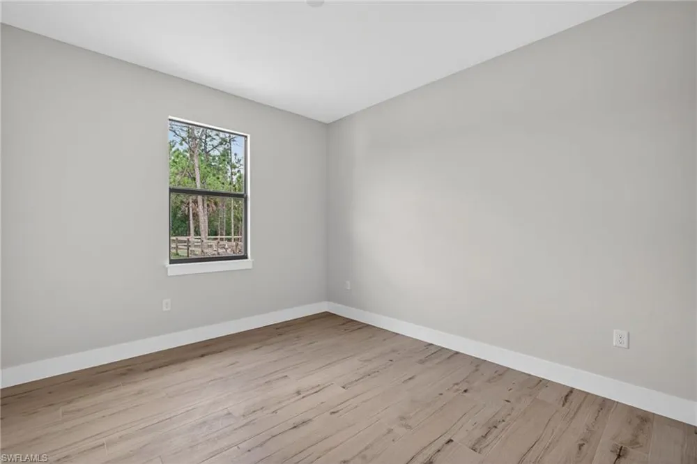 876 DESOTO AVENUE S Naples, FL 34117