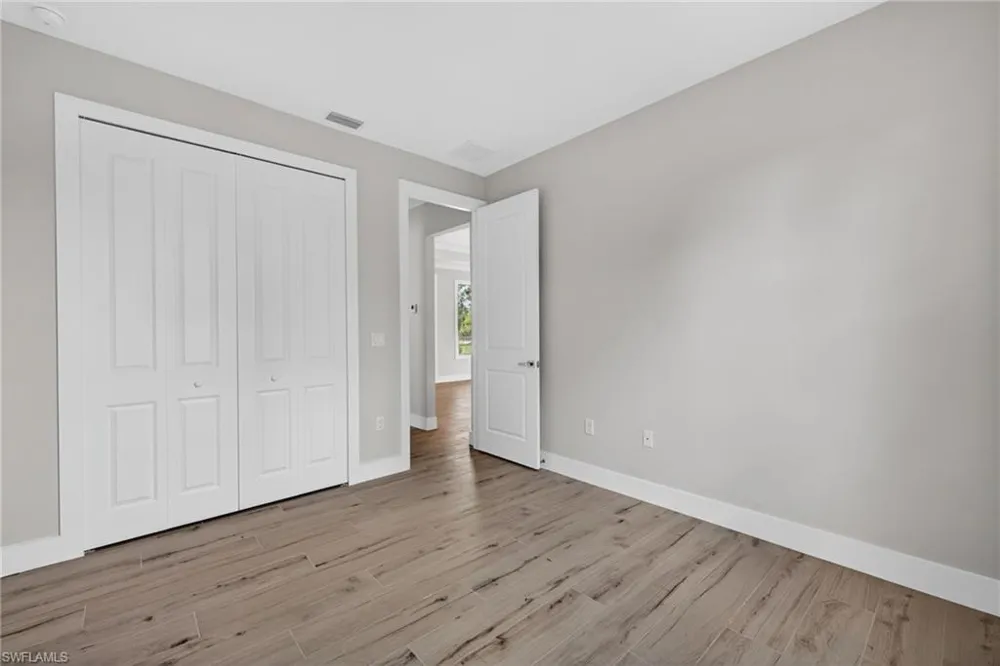 876 DESOTO AVENUE S Naples, FL 34117