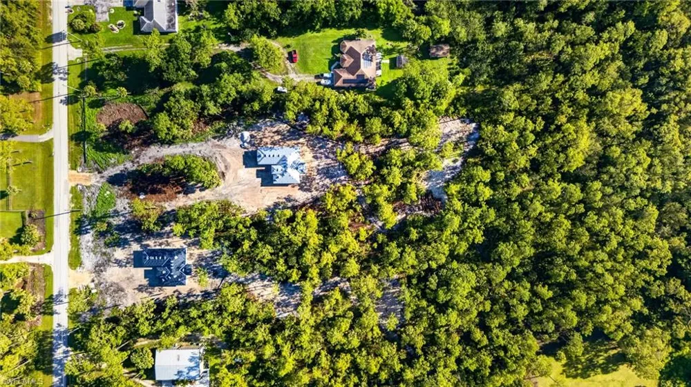 876 DESOTO AVENUE S Naples, FL 34117