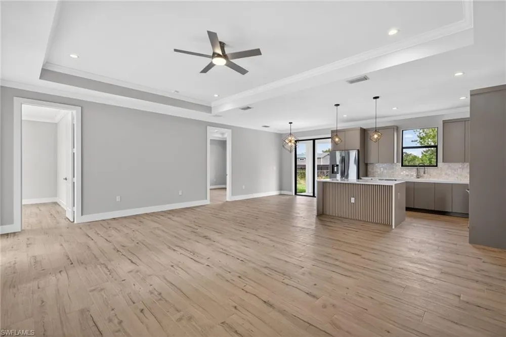 876 DESOTO AVENUE S Naples, FL 34117